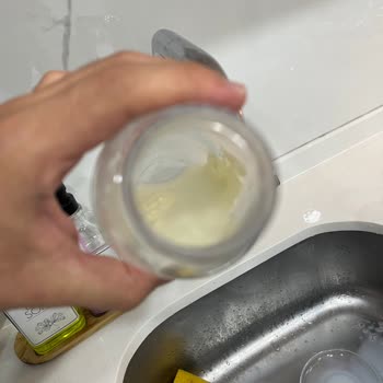 Son Kullanma Tarihi Geçmemiş Sütte Topaklı Kıvam Ve Güvenlik Endişesi