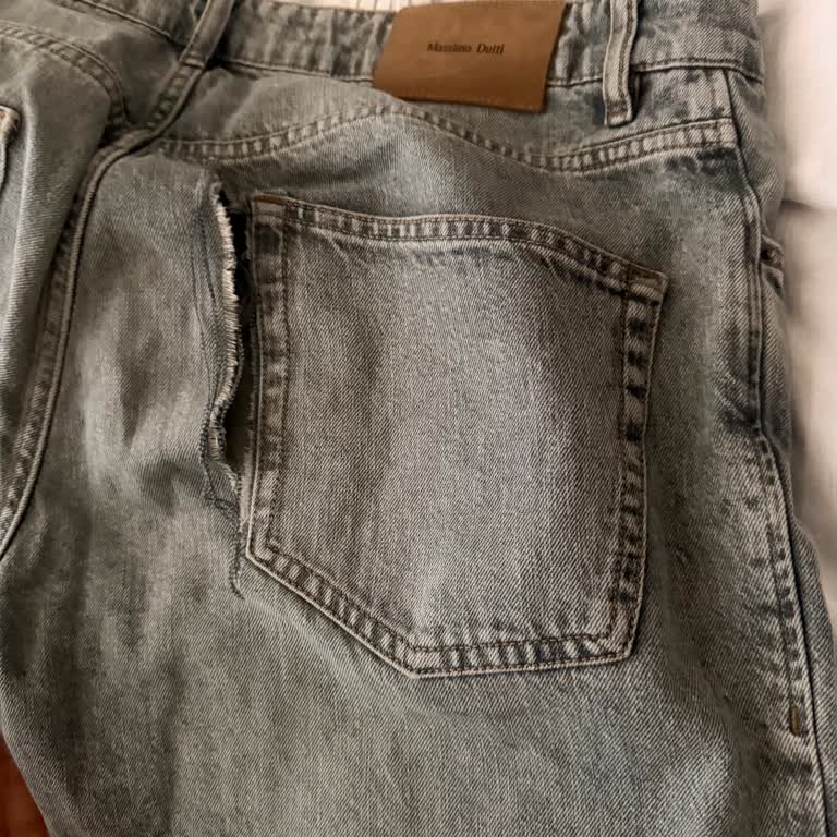 Massimo Dutti Pantolonunda Hızlı Yırtılma Ve Yetersiz Müşteri Desteği