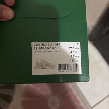 Lacoste Ayakkabısının İç Astarı Hızla Pamuklanarak Konforu Bozdu