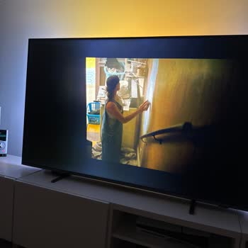 Philips TV’de Karanlık Sahnelerde Işık Patlamaları Ve Açılmama Problemi