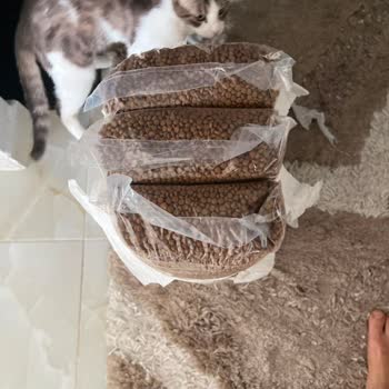 Açık Poşetlerde Gelen Mama Güvensizliği Ve İade Talebi