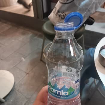 Damla Su Şişe Kapakları Açılmıyor, Dudak Yaralanması Yaşandı
