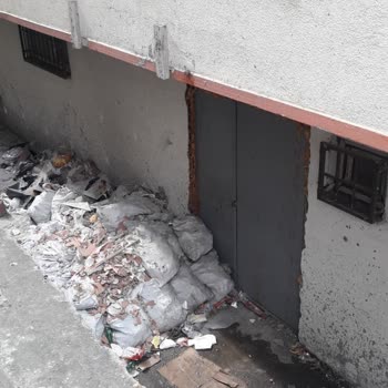 Başakşehir'de Ortak Alan Kirliliği Ve Kiracının Kötü Kullanımı Çözülmüyor
