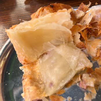 Güler Tatlıhanesi Kıymalı Börek Diye İçi Boş Ürün Getirilmesi