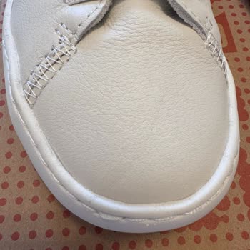 Kullanılmış Ve Hasarlı Sneaker, Kurumsal Fatura Kesilmedi