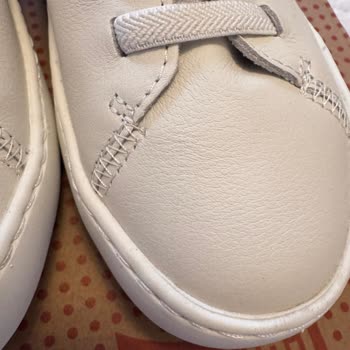 Kullanılmış Ve Hasarlı Sneaker, Kurumsal Fatura Kesilmedi