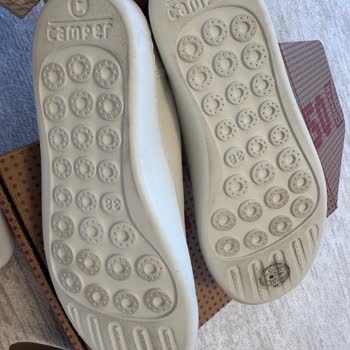 Kullanılmış Ve Hasarlı Sneaker, Kurumsal Fatura Kesilmedi