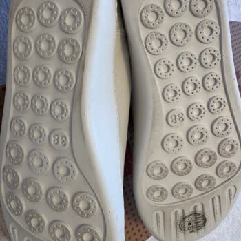 Kullanılmış Ve Hasarlı Sneaker, Kurumsal Fatura Kesilmedi