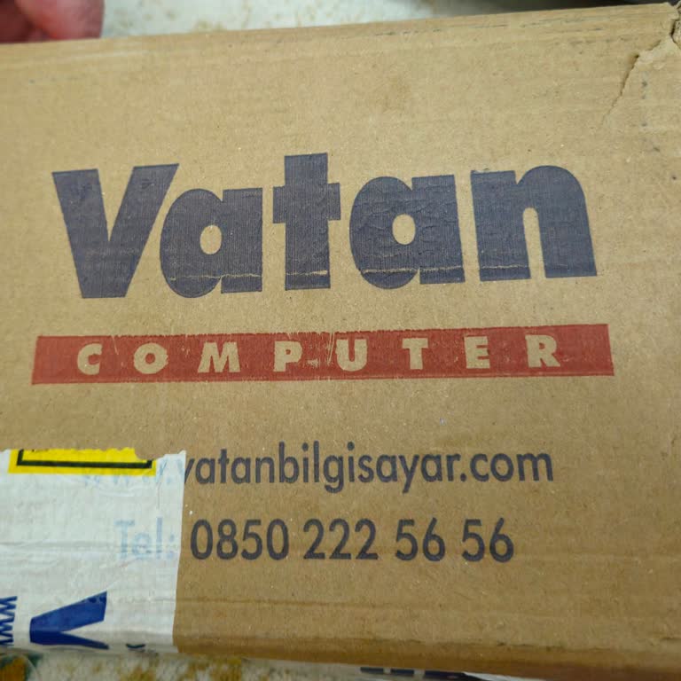 Vatan Bilgisayar’da Boş SSD Kutusu Teslim Alındı, Çözüm Bekleniyor