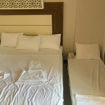Ana Bina Standart Oda Yerine Fırsat Oda Verilmesi Ve Zorunlu Konaklama