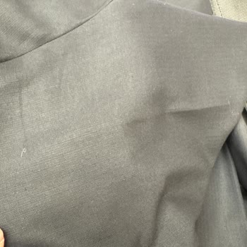 Karaca Giyim Pantolonun Arka Kısmında İnanılmaz Derecede Bir Deformasyon Oluştu