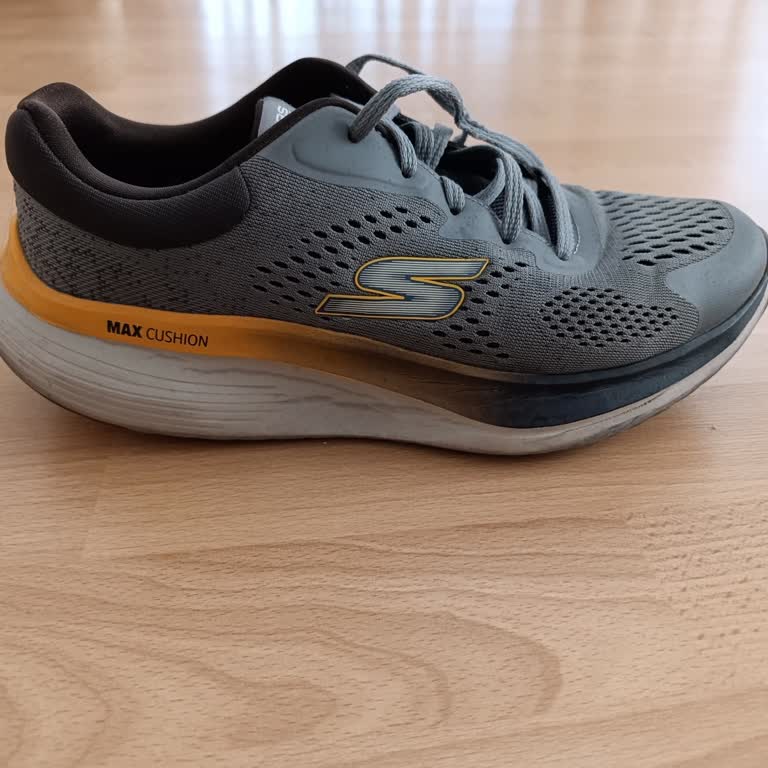 Kısa Sürede Yırtılan Skechers Ayakkabılar İçin Değişim Ve İade Talebi