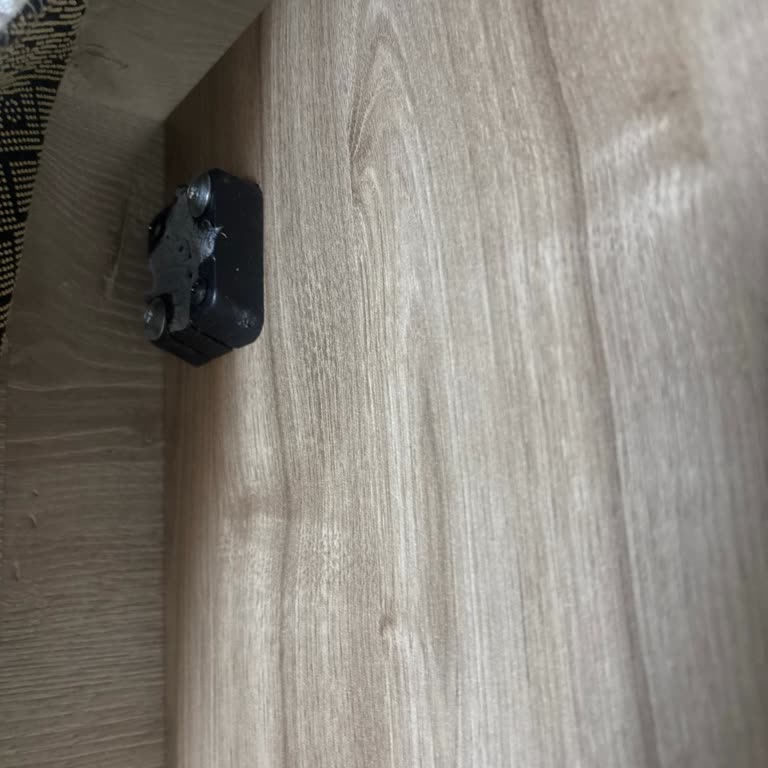 Kırık Konsol Ayağı Ve Cevapsız Müşteri Hizmetleri