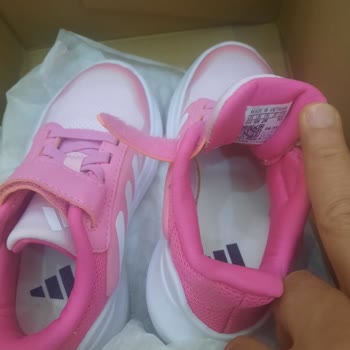 Yanlış Ürün Gönderildi, Doğru 34 Numara Gri Adidas Ayakkabı İsteniyor
