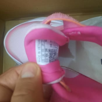 Yanlış Ürün Gönderildi, Doğru 34 Numara Gri Adidas Ayakkabı İsteniyor