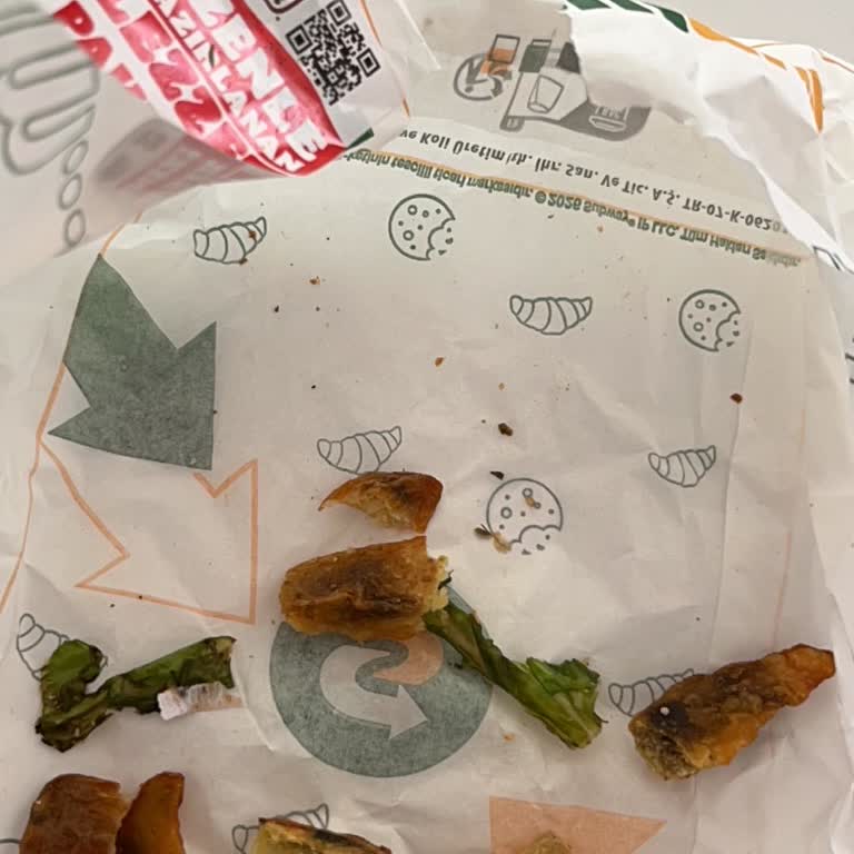 Çürük Yeşillik Ve Patatesle Sunulan Subway Sandviçi Sağlık Tehlikesi