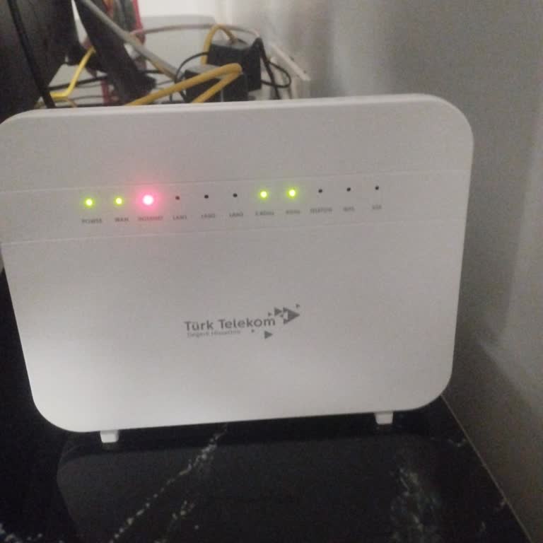Sürekli İnternet Kesintileri Ve Çözüm Getiremeyen Müşteri Hizmetleri