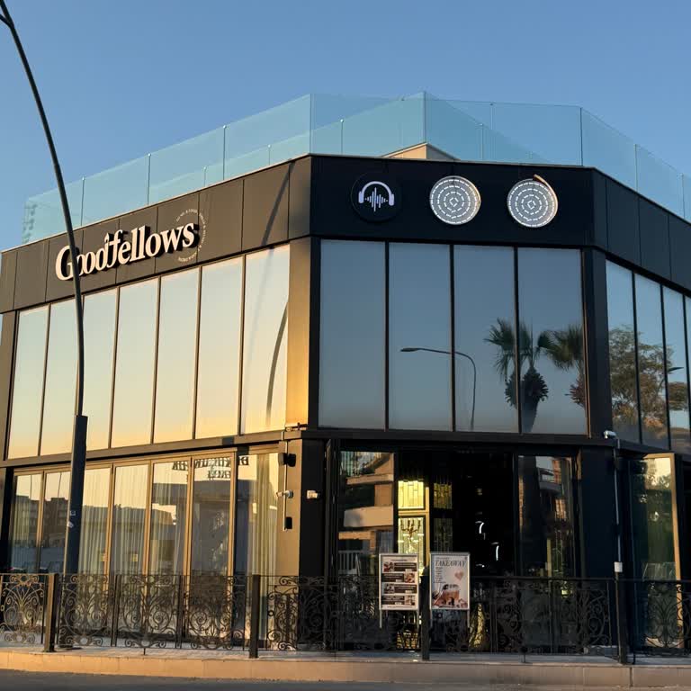 Goodfellows Çalışanın Kaba Tavrı