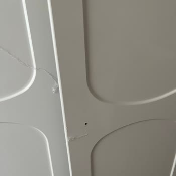 Kırık Karyola Ve Dolap Kulpları Çocuğumun Altında Kırıldı, Şirket Yardım Etmiyor