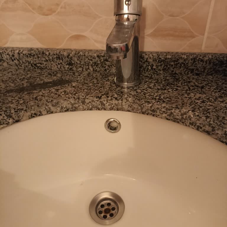 Kuşadası Ege Mahallesi'nde Sürekli Su Kesintileri Ve Önceden Bildirim Talebi