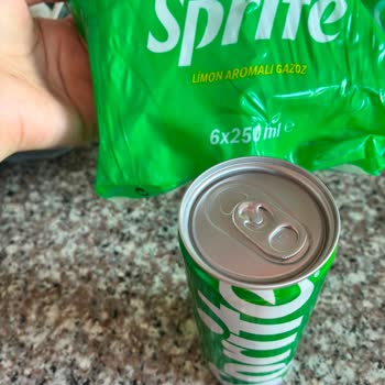 Sprite Limon Aromalı Gazoz Kolisinde Boş Kutu Hayal Kırıklığı