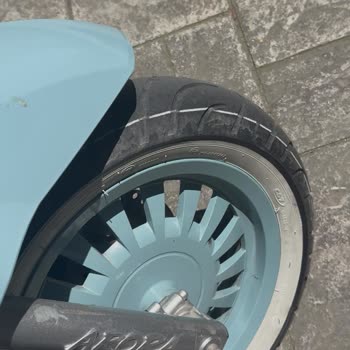 Kazadan Sonra Yetkili Servisin Onarımında Çözülmeyen Ses Ve Eksik Ön Tekerlek Vida Montajı