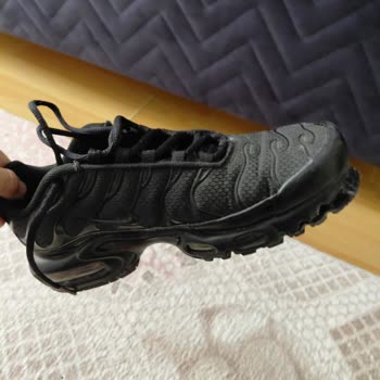 Nike Air Max Plus Ayıplı Ayakkabı Ve Mağaza İhmaline Karşı İade Talebi