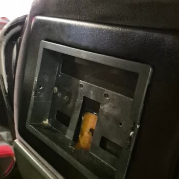 Bakımsız Otobüs, Çalışmayan Prizler Ve Kaba Şoför Davranışı
