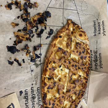 Yanmış Tahinli Pide Servisi Ve Çalışanların Açıklaması