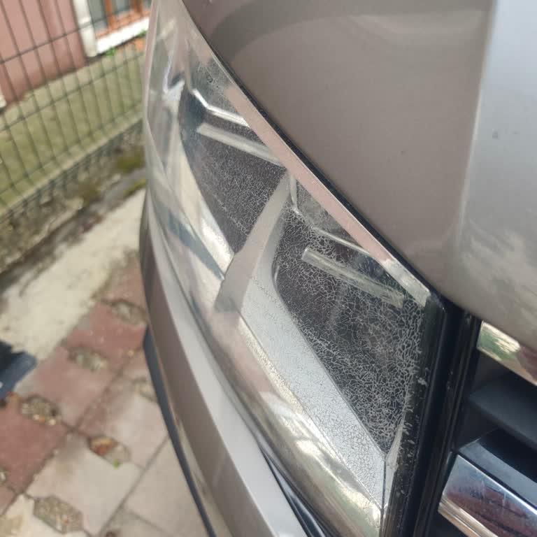 Asperox Sarı Güç Kullanımı Sonrası Farlarda Oluşan Çatlak Ve Kırıklar