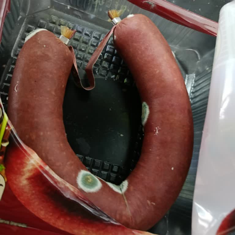 Beşler Kangal Sucukta Küf, Son Kullanma Tarihi Geçmemiş