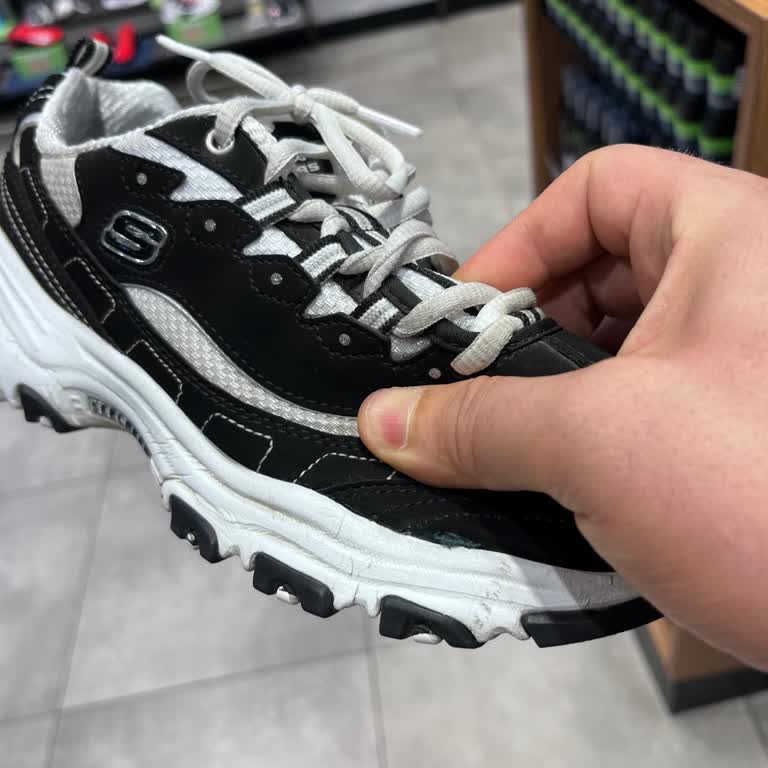 Kısa Sürede Yırtılan 7.500 TL'lik Skechers Ayakkabının İadesi Ve Değişimi Talebi
