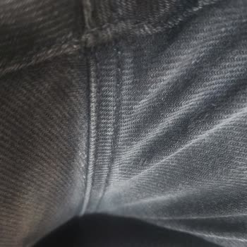 J**** S***** Mavi Kot Pantolonunda Hızlı Solma Ve Yırtılma, Mağazalardan Yardım Alamama