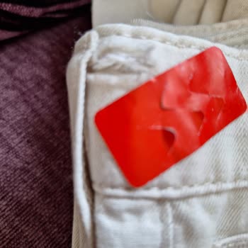 Üretim Hatası Nedeniyle Bel Yırtığı Olan Pantolonun Değişimi Talebi
