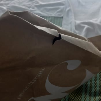 Cargox Teslim Edildi Dedi Pakette Sigara Lekesi Ve Açılmış