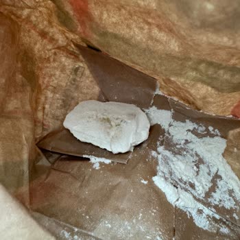 Bursa Gross Mağazasından Satın Alınan Un Paketi İçinde Küflü Parça Ve Yabancı Cisim