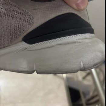 Sadece 4 Ayda Tabanı Çatlayan Skechers Ayakkabı İçin İade Talebi Reddedildi
