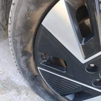 Kırıkkale'de Lastik Patlaması Ve Michelin Yardım Eksikliği