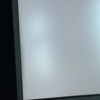 Asus Bilgisayar Menteşe Kaynaklı Kronik Bir LCD Ekran Sorunu Var