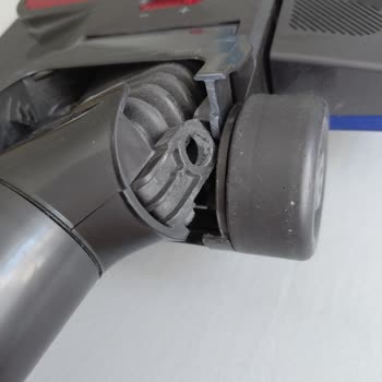 Dyson Big Ball Başlığı Normal Kullanımda Kırıldı, Garanti Kapsamında Değişim İstiyorum