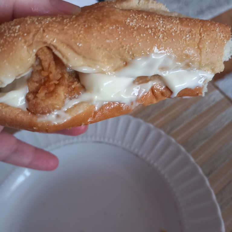 Mayonez Dökülmüş Tavuk Burger Ve İade Talebi