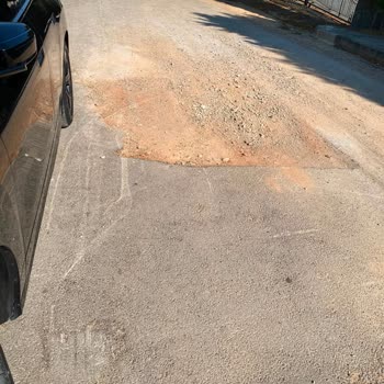 Kazı Alanı Asfaltlanmadığı İçin Yol Ve Çevre Güvenliği Tehlikede