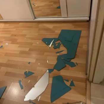 Modalife Gardırop Aynası Düşüp Kırıldı, Güvenlik Riski Ve Cevapsızlık