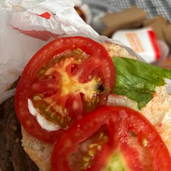 Getir Üzerinden Alınan Kalitesiz Burger King Siparişi, Restoranın Çözüm Sunmaması