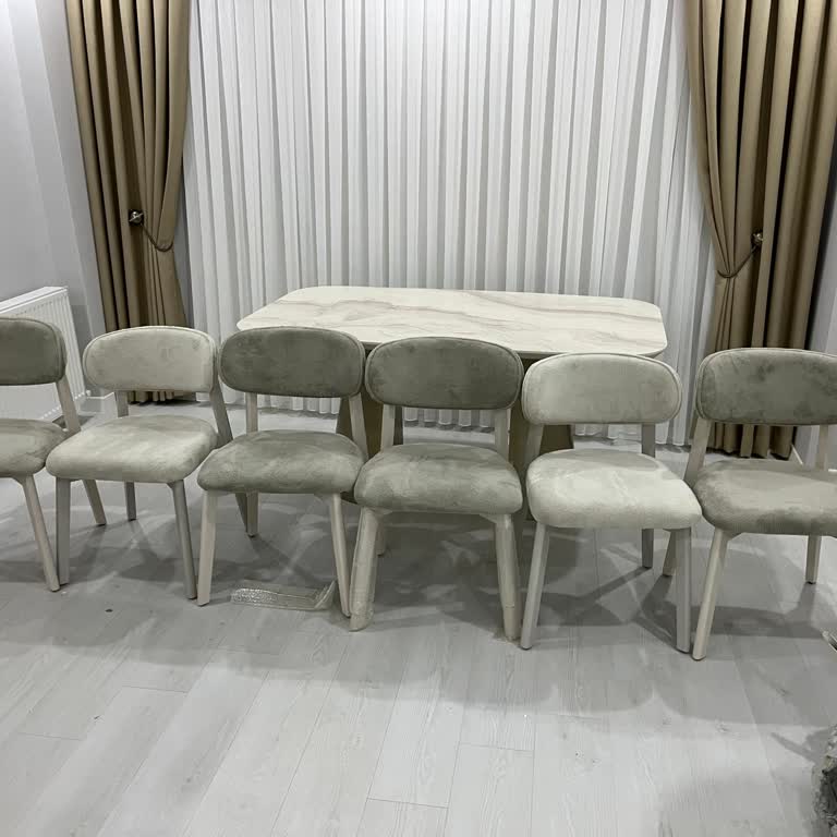 10 Ayda Bile Tamamlanmayan 6 Adet Sandalye Ve Sözleşmeye Uymayan Renk Ve Kumaş Uyuşmazlığı