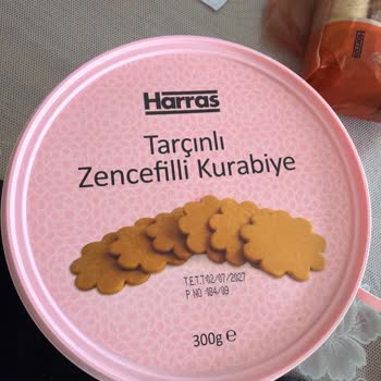 Harras Markalı Tarçınlı Zencefilli Kurabiyede Yabancı Cisim Ve Mavi Madde: Sağlık Riski