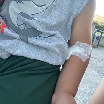 Acil Serviste Çocuğuma Defalarca Damar Açma Çabaları Ve Personelin Sert Tutumu