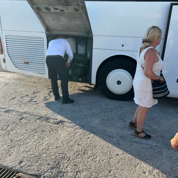 Otobüs Gecikmesi Ve Arıza Nedeniyle Uzun Süre Bekletilme, İade Ve Özür Talebi