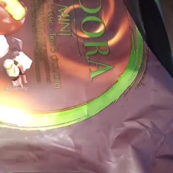 Adora, Kutu Borçlusun