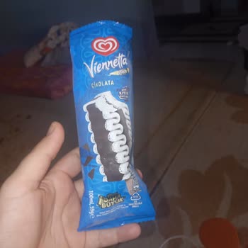 Ürün Paketi Açılmamış Görünürken Dondurma Erimiş Ve Çubuğu Eksik